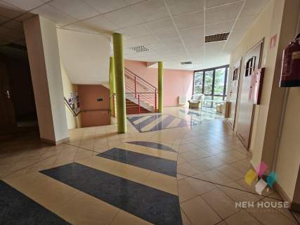 Lokal biurowy 14 m2, parking, atrakcyjna cena
