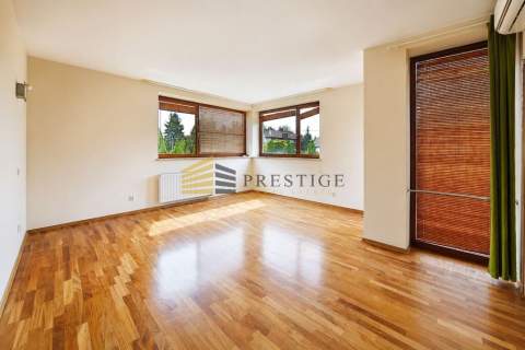 Prestigious Location Neighberhood Modern House