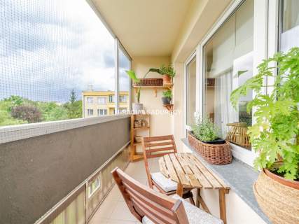 Duże mieszknie 3 sypialnie salon balkon