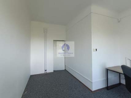Włochy lokal biurowy 13,70m2 do wynajęcia