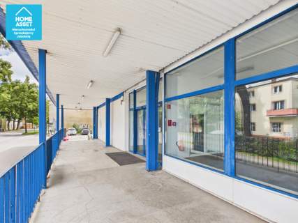 Pawilon Handlowy 975 m parking 700 m Centrum