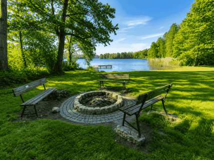 Mazury na wyciągnięcie ręki z ogródkiem kilka kroków od jezi