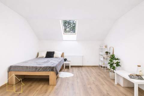 Segment 137,9 m w Markach, ogródek i miejsce postojowe