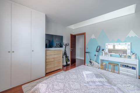 OGRÓD 400M2 PRYWATNE WEJŚCIE