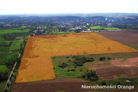 Działka pod działalność m.in. usługową.