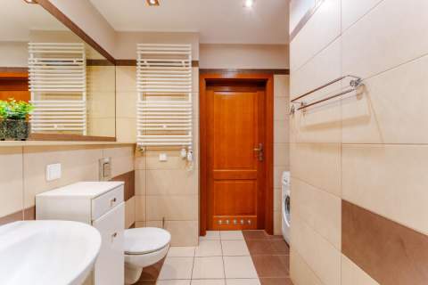 Apartament z miejscem postojowym w hali garażowej pod budynkiem