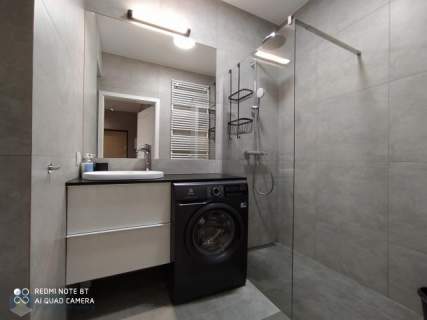 3 pokoje w apartamentowcu z garażem, przy metrze