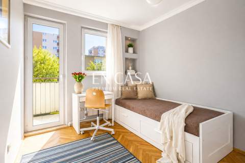 57 m 4 pokoje balkon Wola