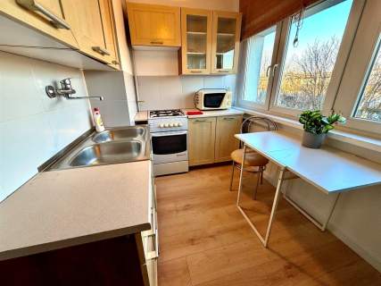 Hipoteczna-przestronne dwa pokoje, balkon, parking