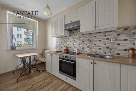 Osobna kuchnia balkon 10 m2 garaż podziemny