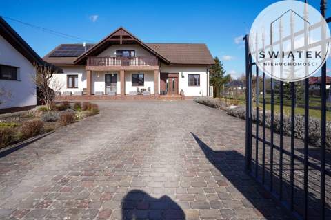 Dom w lesie-cisza , przestrzeń , komfort