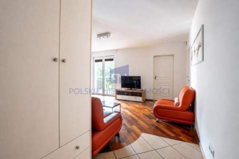 Krzyki 2 pokoje Balkon Miejsce postojowe.