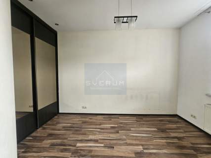 M-3 Centrum z balkonem.