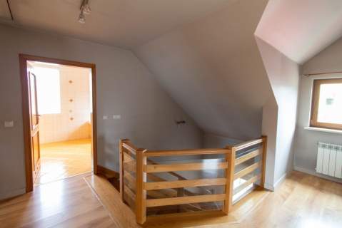 Wyjątkowy, przestronny dom w rejonie Droniowiczek