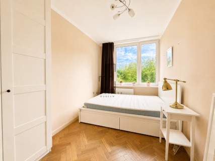 2 pokoje z balkonem i widokiem na zieleń Wola