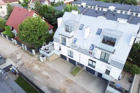 DOM szeregowy Ciołkowskiego Garaż Taras-20 m2