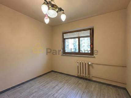 Parter, duży balkon, do wejścia Ul. Rejtana
