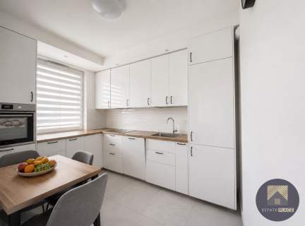 3 pokoje Balkon Miejsce postojowe Wola