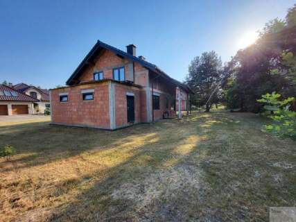 Dąbrowa Górnicza, Dom wśród zieleni 151,48