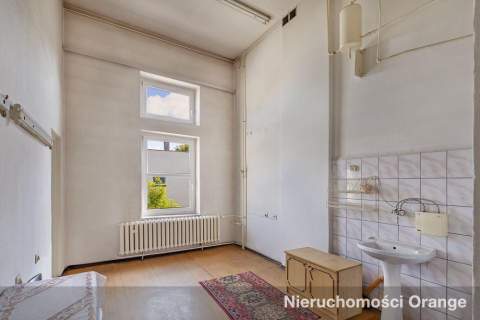 Nieruchomość na cele biurowo-usługowe, mieszkalne