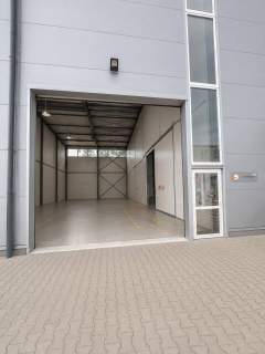 Magazyn 1200 m2 biuro 580 m2 3 bramy Puławska Warszawa