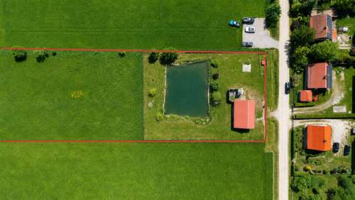 Działka ze stawem i garażami   Mazury 
