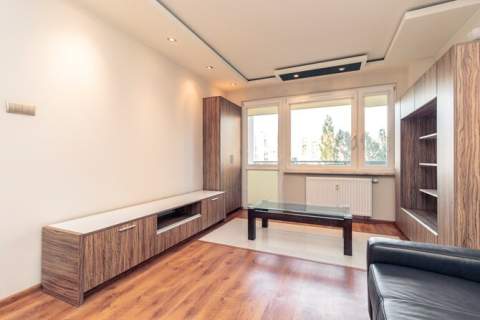 Beli Bartoka 35, Widzew, duża kawalerka z balkonem