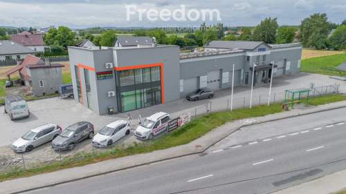 Obiekt magazynowo-biurowy przy autostradzie A4