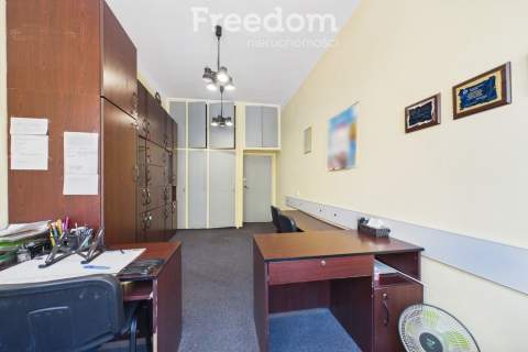 Lokal 18 m w centrum, do własnej aranżacji