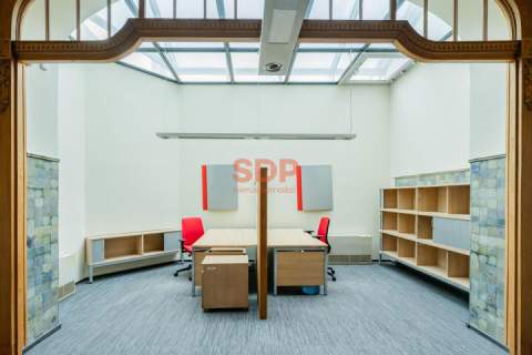 Reprezentacyjna kamienica 1700 m2 Plac Powstańców Śląskich