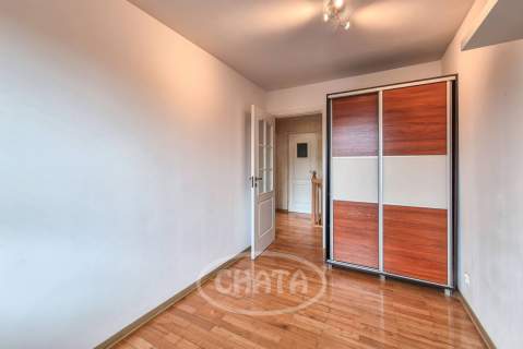 Oboźna/Garaż/Ogród/Media miejskie/4pokoje/Taras