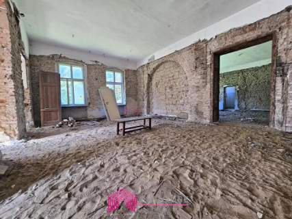 Zamieszkaj w historii. Mieszkanie 132,51 w XIX wiecznym pałacyku.