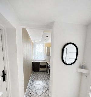 2 duże pokoje duży balkon winda gotowe do zamieszkania