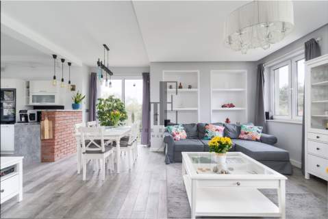 Dom wolnostojący 186 m2 duża działka 1603 m2
