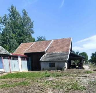 Dom w Samocicach z działką 18,49 ara