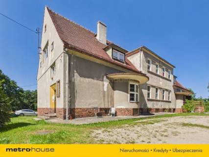 Stara pruska szkoła w Parzycach 1,5 ha działki