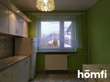 Wielopoziomowy dom z ogrodem i garażem   Mniszek