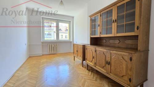 Przestronne w pełnym rozkładzie 3-pok. z balkonem.