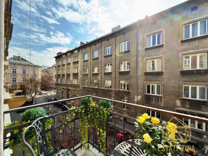 Przestronny apartament z balkonem w Kamienicy