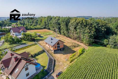 Duży dom w stanie surowym na dzialce 16,5 ara