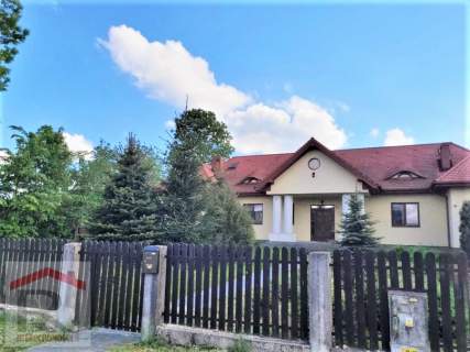 Dom z 2012r na działce 1,77 ha.