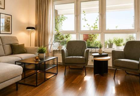 Nowoczesny apartament z dużym balkonem i recepcją