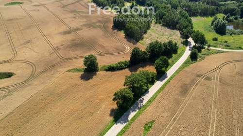 Duża działka z warunkami zabudowy przy A1 