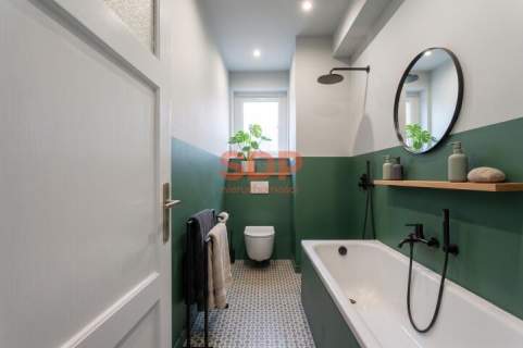 4 pokoje Osobna kuchnia Balkon