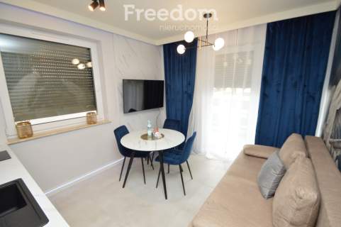 Nowy apartament z balkonem.
