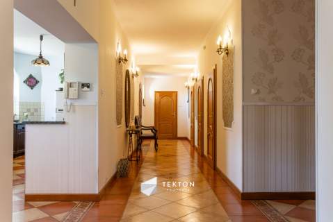 DOM Z OGRODEM 219,8 m 5 POKOI 2 ŁAZIENKI