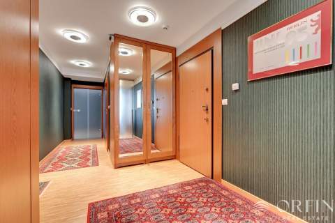 Apartament zaadoptowany na kancelarię w Transatlan