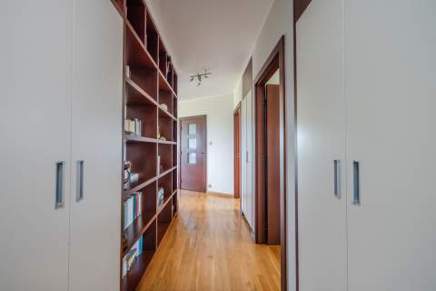 WIDOK NA ZIELEŃ 20 M2 KOMÓRKA CISZA SPOKÓJ