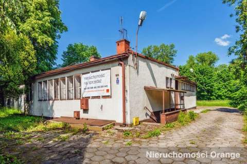 Duża działka z budynkiem pod biuro lub usługi