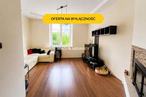 Na wyłaczność, Korabnicka.